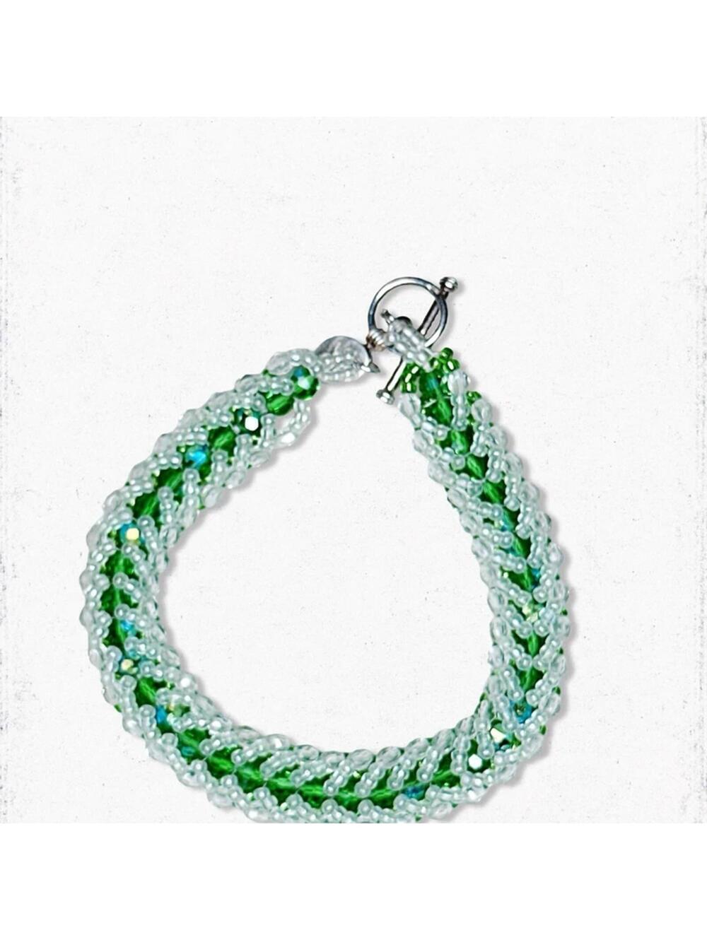 6224gc. Green Reversible Glass Bracelet
